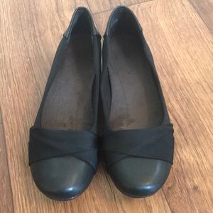 baretraps mitsy memory foam hidden wedge flats